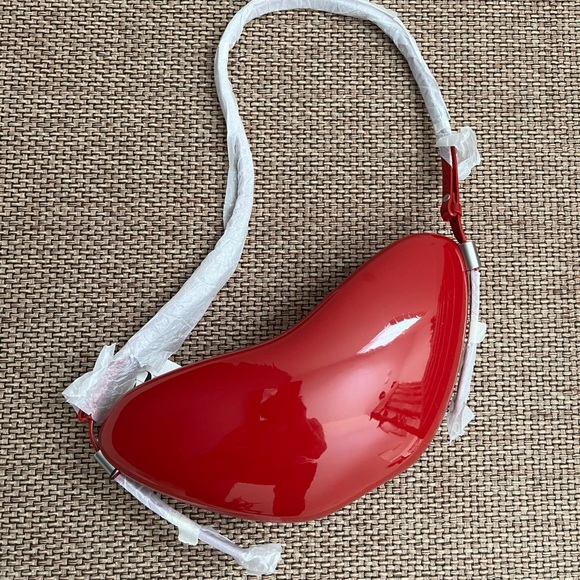 Zara NWT Red Lips Bag. Read the description and see photos - Picture 2 of 10